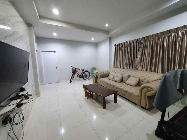 ให้เช่าบ้านเดี่ยว เสรีไทย 26 จอดรถได้ 3 คัน เลี้ยงแมวได้