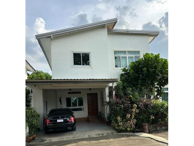 ขายบ้านเดี่ยว 2ขั้น หมู่บ้านรัตวรรณ2 ลำลูกกาคลองสี่ แถมฟรี รถBENZ S300 1คัน ลำลูกกา ปทุมธานี.