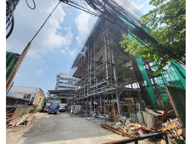 ให้เช่าอาคาร 4 ชั้น 1 หลังและ 2 ชั้น 1 หลัง ถนนสุขุมวิท 103