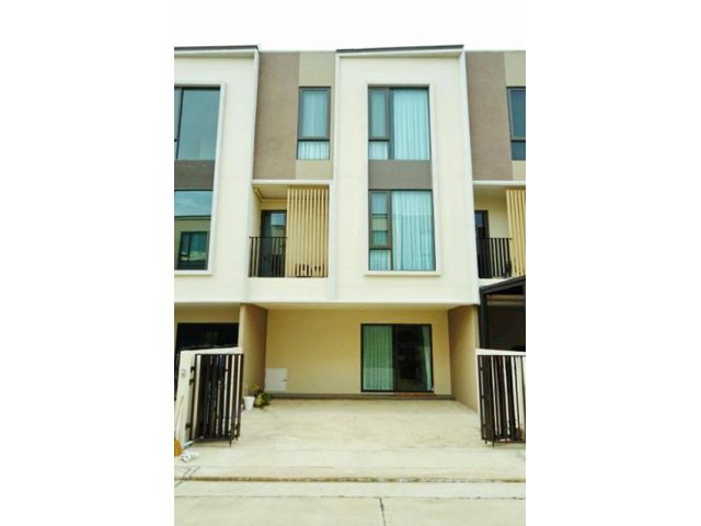 MRT ศรีแบริ่ง เช่าทาวน์เฮ้าส์ 3 ชั้น 20 ตร.ม เฟอร์นิเจอร์ครบ 3นอน