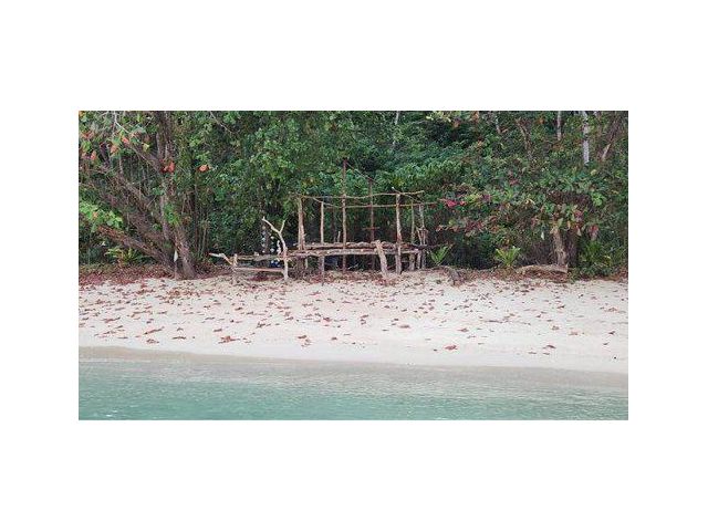 ขายที่ดิน 20 ไร่ เกาะโหลน ติดชายหาด ต.ราไวย์ อ.เมืองภูเก็ต จ.ภูเก็ต