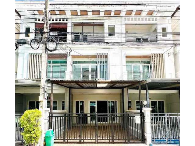 ทาวน์โฮม ให้เช่า ม.บ้านกลางเมือง ศรีนครินทร์ เออร์บาเนียน