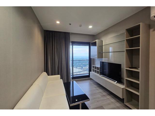 ให้เช่า คอนโด พร้อมอยู่ ริมแม่น้ำ เจ้าพระยา ห้องกว้างมาก