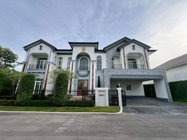 ขายบ้านเดี่ยวหรู เดอะแกรนด์ ปิ่นเกล้า: ความสง่างามบนทำเลทอง ริมถนนพระบรมราชชนนี
