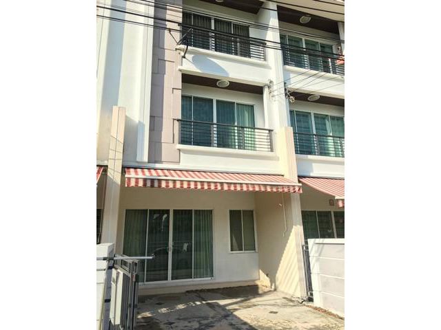 ให้เช่าทาวโฮม3ชั้น ใกล้แม็คโคร สาขากัลพฤกษ์ และใกล้เดอะมอลล์ ท่