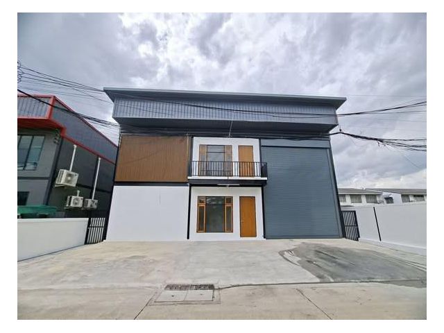 ให้เช่าออฟฟิศพร้อมโกดัง 300 ตรม. 90 ตรว. นวมินทร์ 111 - ลาดพร้าว