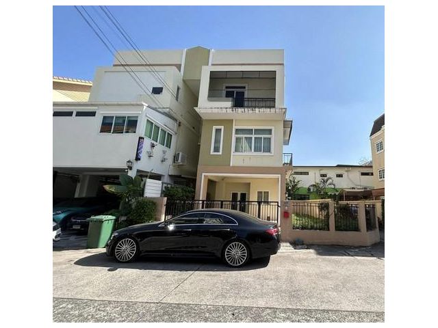 ให้เช่าทาวน์โฮม 3 ชั้น หมู่บ้านลภาวัน17 บางรักน้อย เมืองนนทบุรี