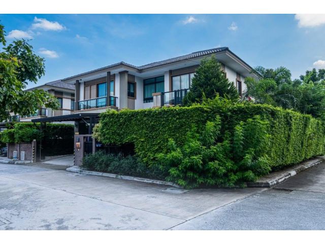 CH1143 บ้านเดี่ยว 2 ชั้น แต่งหรู บ้านหัวมุม ใกล้สุวรรรณภูมิ เมกะบ