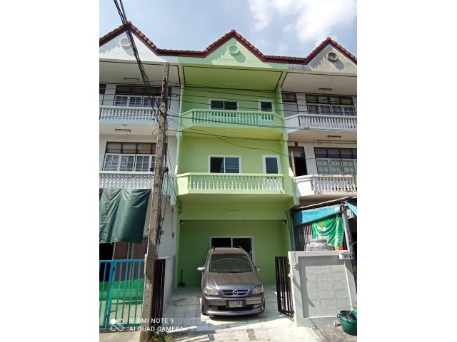 ขายบ้านหรือตึกแถว 3 ชั้น ลาดพร้าว โชคชัย 4 ซอยสังคมสงเคราะห์28