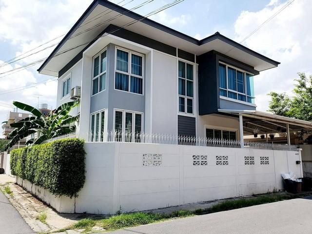 ขาย ให้เช่าบ้านเดี่ยว 2 ชั้นหลังมุม บ้านสร้างเอง ซอยเสรีไทย 26