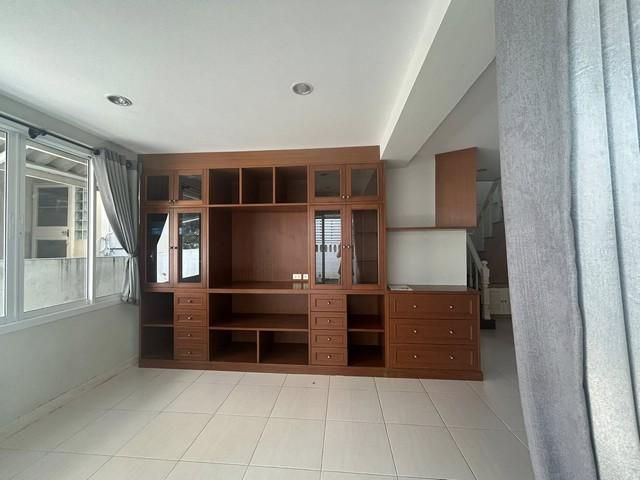 P1874 ให้เช่าบ้านเดี่ยว ห้วยขวาง ใกล้MRTสุทธิสาร 5 ห้องนอน
