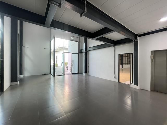 P1873 ให้เช่า โกดังพร้อมออฟฟิศ 3 ชั้น  ทาวน์อินทาวน์ ซอย11 ศรีวรา