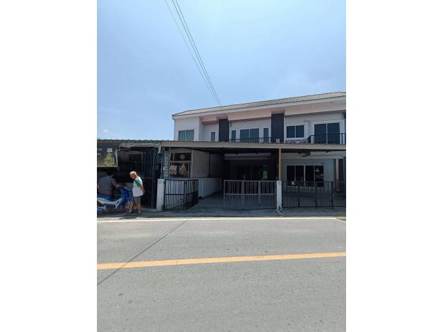 ขายบ้านทาวน์โฮมตรงข้ามหมู่บ้านดิไอดอล 38ตรว. 1.85ล้าน ต.มาบโป่ง อ.พานทอง จ.ชลบุรี  บ้านใหม่สองชั้น3ห้องนอน 2ห้องน้ำ