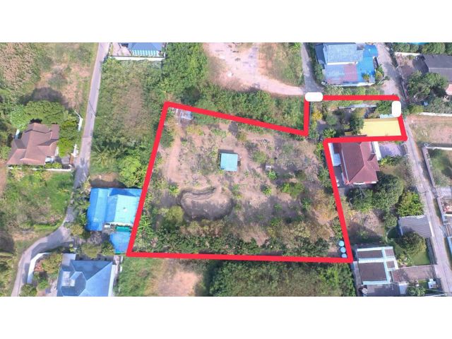 ขายที่ดินยกแปลงถมแล้ว 2-0-11 ไร่ กลางหมู่บ้านจราจรพัฒนา เขาแก่นจันทน์ ซอย 9 ใกล้ตลาดศรีเมือง พร้อมโฉนด ดอนตะโก ราชบุรี