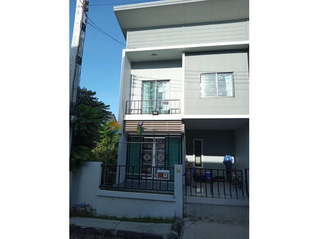 ขายบ้าน 2 ชั้น หลังมุม สภาพใหม่ แถมของครบ  ทำเลรังสิต–ลำลูกกา