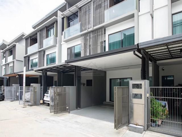 ให้เช่าโฮมออฟฟิศ 3 ชั้น 21.9 ตร.ว. The Landmark เอกมัย-รามอินทรา