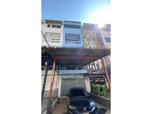 ให้เช่าอาคารพานิชย์ 4.5ชั้น รีโนเวทใหม่ ซอยพระรามเก้า 33 ใกล้จุดขึ้นลงทางด่วน ใกล้เดอะไนน์ พระราม 9 มอเตอร์เวย์