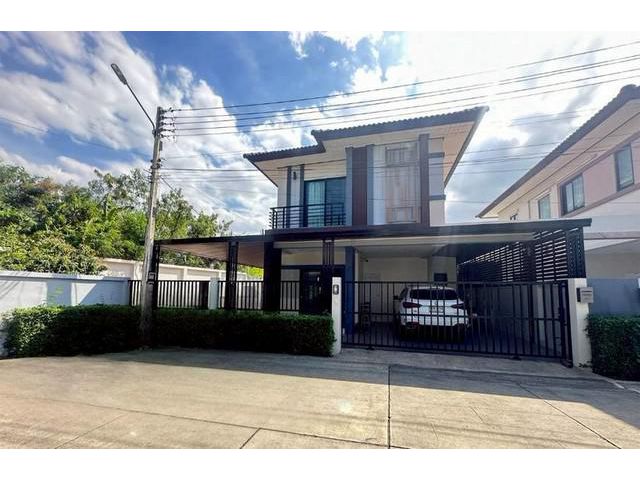 บ้านแฝด2ชั้นหลังริม หมู่บ้านภัทราเลต2 มีพื้นที่ทำสวนให้เช่าพร้อมเ