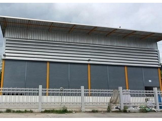 ให้เช่าโกดัง 300 ตรม.ที่จอดรถ 6 คัน ริมถนนกาญจนาภิเษก หลักสอง บาง