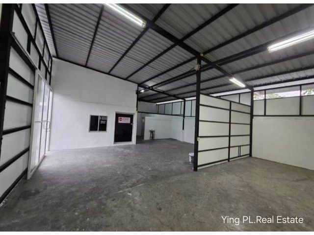 ให้เช่า โกดังเก็บสินค้า ในซอยลาดพร้าว 93 เหมาะเป็นที่เก็บสินค้า