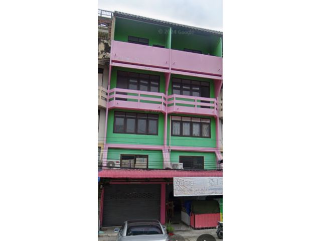 ตึกแถว 4.5 ชั้น พร้อมคนเช่า