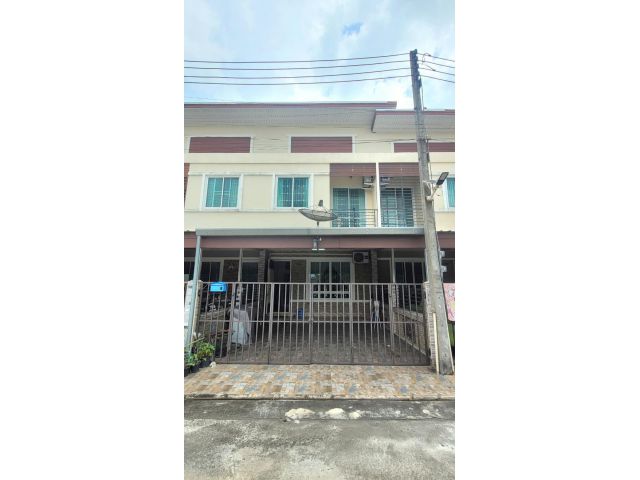 ทาวน์โฮม สภาพสวย ใกล้ตลาดหัวอิฐ ถ.สะพานยาว จ.นครศรีธรรมราช