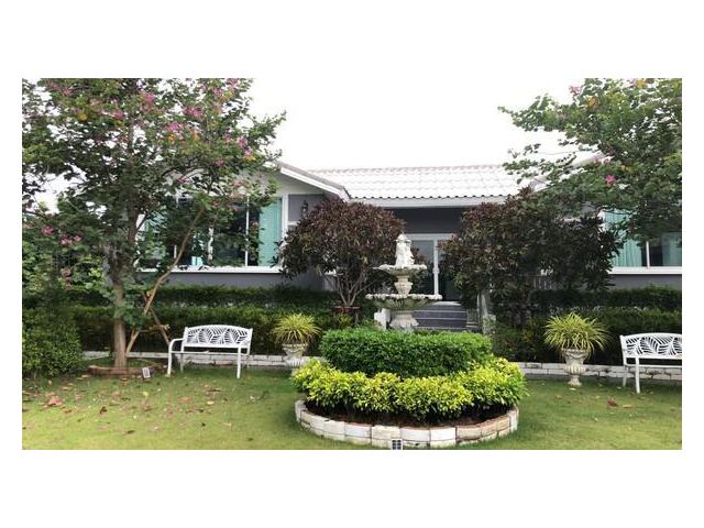 ขายรีสอร์ทลดาวรรณ์ คอดเทจ ตกแต่งสไตส์ยุโรป คลองสาม ลำลูกกา มีบ้าน4 หลัง 5 ห้องนอน 5 ห้องน้ำ เนื้อที่ 333 ตรว สมราคา