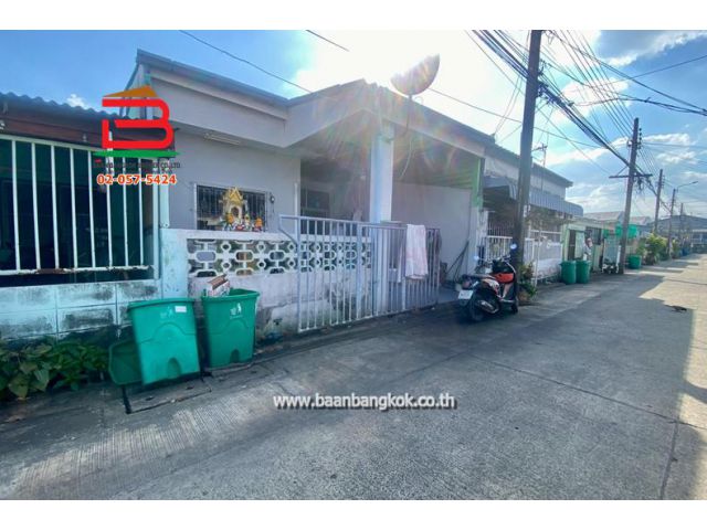 บ้านเดี่ยว หมู่บ้าน พงษ์เพชรการเคหะ เนื้อที่ 24 ตร.ว. (แจ้งวัฒนะ 14 แยก 1) แขวงสีกัน เขตบางเขน(ตลาดขวัญ)