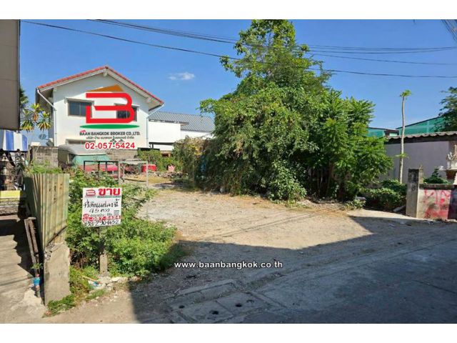 ที่ดินเปล่า เนื้อที่ 45 ตร.ว. แบริ่ง 48 (ซอยขวัญยืน) ด่านสำโรง 50/25 ถนนศรีนครินทร์ ตำบลสำโรงเหนือ อำเภอเมืองสมุทรปราการ