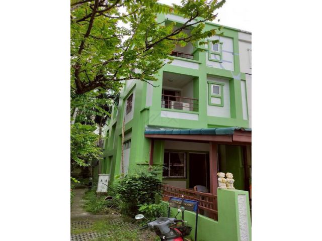 ให้เช่าทาวน์โฮม 3 ชั้น หลังมุม 4 นอน แฮปปี้แลนด์แกรนวิลล์ ลาดพร้า