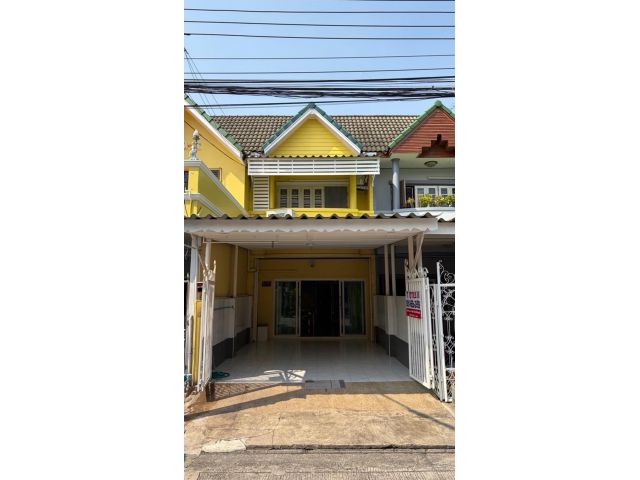 ขายทาวน์เฮ้าส์ 2 ชั้น หมู่บ้านมโนรมย์ 4 เลียบคลองสอง 19 บ้านสภาพดี ไม่เคยปล่อยเช่า เฟอร์นิเจอร์และเครื่องใช้ไฟฟ้าให้ทั้ง