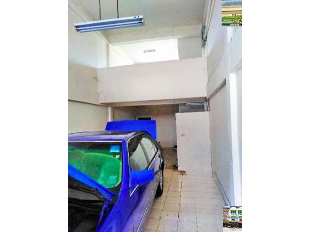 เลียบวารี สะดวก บิ๊กซี หนองจอก ให้เช่าทาวน์เฮ้าส์ 2 ชั้น-ดาดฟ้า