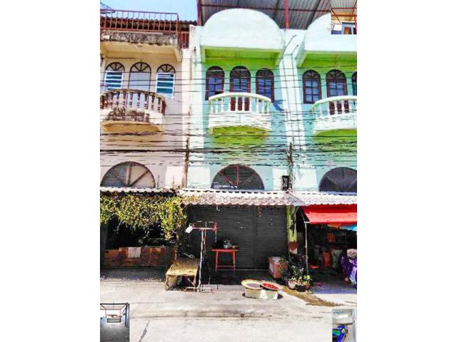 ให้เช่าทาวน์เฮ้าส์ 2 ชั้น ครึ่ง และดาดฟ้า บิ๊กซี หนองจอก เลียบวาร