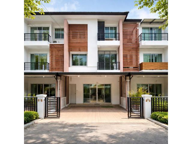 ทาวน์โฮม 3ชั้น อ่อนนุช14นอน 5แอร์ BTSอ่อนนุช 1.6กม. กว้าง 5เมตร