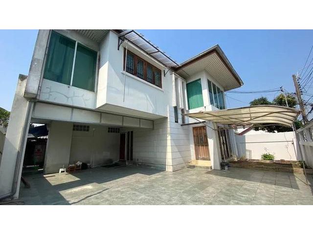 BS1018 ขายและให้เช่าบ้านเดี่ยวหรู 2 ชั้น พัฒนาการ–ศรีนครินทร์