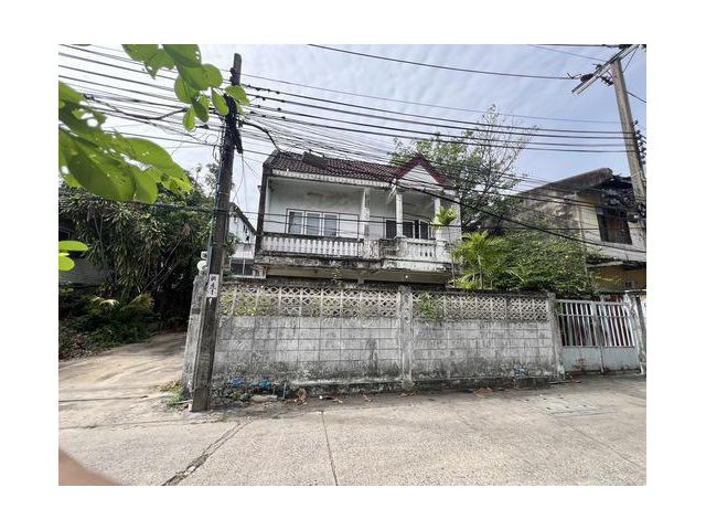 ขายบ้านพร้อมห้องเช่าพร้อมที่ดิน สุขุมวิท46 ซอยภูมิจิตร เนื้อที่ 208 ตร.วา ราคาดีทำเลทอง คุ้มค่าลงทุน ด้วยราคาแบบนี้พื้นท