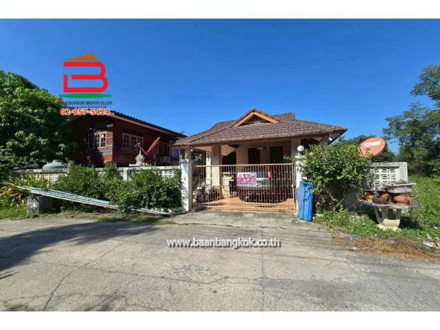 บ้านเดี่ยว ซอยเจ้าพระยา (ใกล้สถานีตำรวจประชาสำราญ) เนื้อที่ 50 ตรว. แขวงคลองสิบสอง เขตหนองจอก