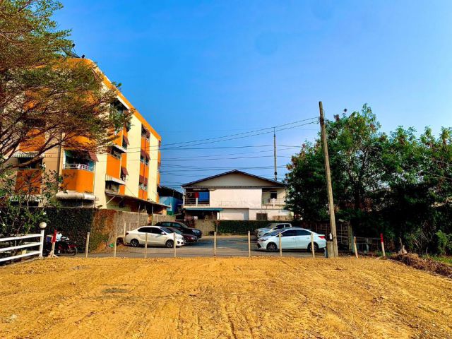 PK949ให้เช่าที่ดิน 200 ตารางวา บนถนนฉลองกรุง ใกล้นิคมฯลาดกระบัง สนามบิน มหาวิทยาลัยพระจอมเกล้า รถไฟฟ้าและมอเตอร์เวย์