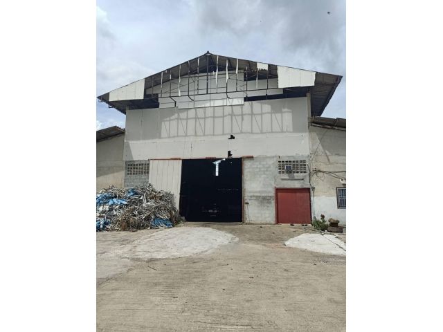 PK819 โกดังเก็บสินค้า 450 ตารางวา อยู่จตุโชติซอย4 ต้องการขาย19.5 ล้าน เช่า60000ต่อเดือน  สภาพแวดล้อมดี บรรยากาศดี รอบข้า