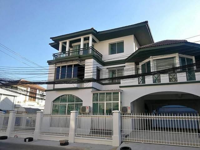 ให้เช่าโฮมออฟฟิศ พื้นที่ใช้สอย 650 ตรม. ตรงข้ามสนามกอล์ฟ Unico