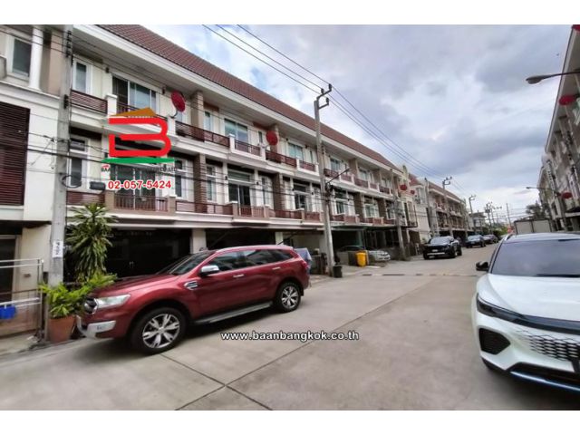 ทาวน์โฮม โครงการ พรีเมี่ยม เพลส 3 เอกมัย-รามอินทรา เนื้อที่ 22 ตรว ใกล้ตลาดนัดเลียบด่วนรามอินทรา แขวงนวลจันทร์ เขตบึงกุ่