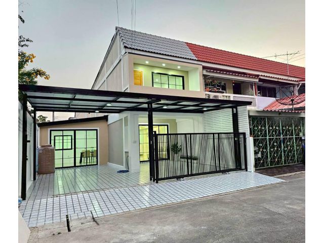 หมู่บ้านพระปิ่น3  บางใหญ่  ทาวน์เฮ้าส์ 2 ชั้น หลังริม