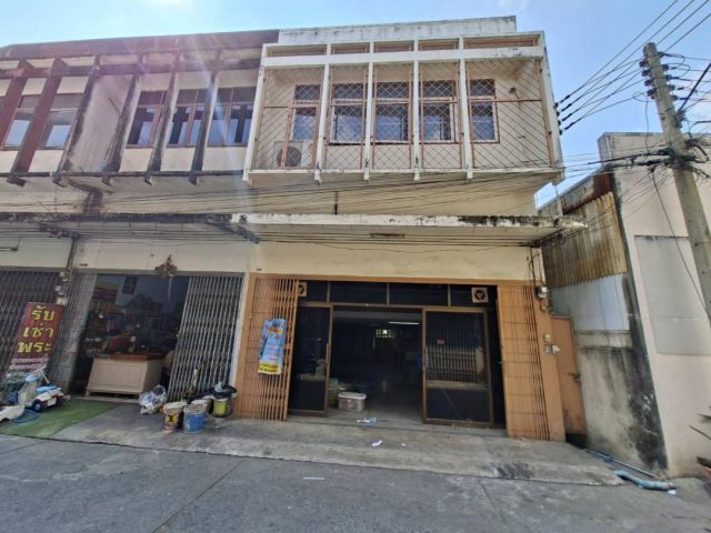 ขายอาคารพาณิชย์ 2.5 ชั้น 19 วา ย่านชุมชนเทศบาลกระทุ่มแบน ใกล้ตลาดกระทุ่มแบน ถนนเจริญสวัสดิ์ ตำบลกระทุ่มแบน อำเภอกระทุ่มแบน จังหวัดสมุทรสาคร