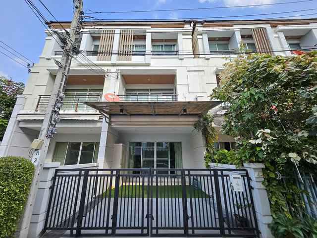 ให้เช่าทาวน์โฮม บ้านกลางเมือง ศรีนครินทร์ เออร์บาเนียน ศรีนครินทร