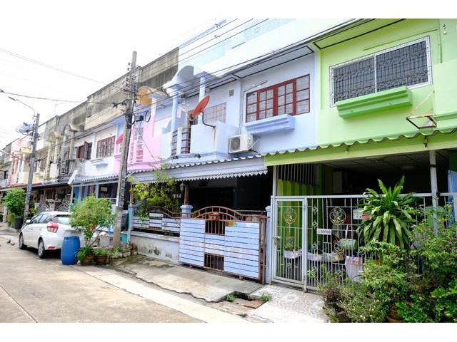 ขายทาวน์เฮ้าส์  ม.ณัฐกานต์ เพชรเกษม 112 ถูกมาก