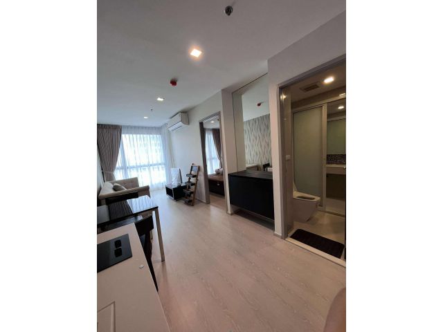 Rhythm Sukhumvit 44 clean