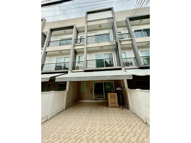 ให้เช่าทาวน์โฮม 3ชั้น โครงการบ้านกลางเมือง สุขุมวิท 77 พร้อมเข้าอ