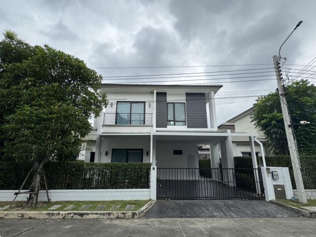 ขายบ้านเดี่ยว 2 ชั้น โครงการเซนโทร บางนา กม.7 ทำเลดี เดินทางสะดวก