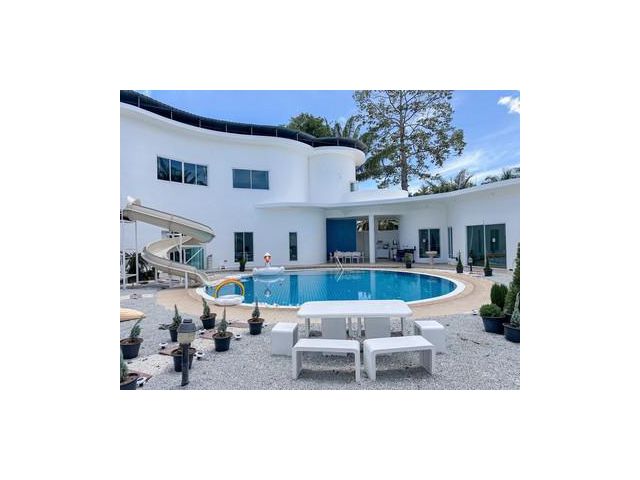 ขาย Pool Villa ใหญ่ แต่งสวย ครบ ไร่เศษ กลางพัทยา เหมาะทำรายวัน