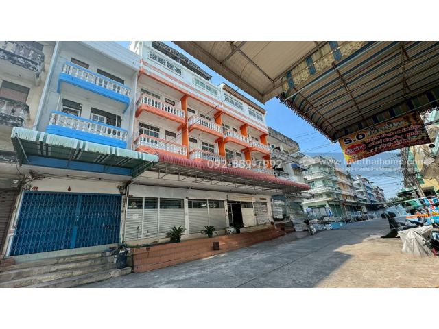 ขายตึกแถว 5 ชั้น หมู่บ้านอมรชัย2 ถนนพระราม2 ซอย34 มีทั้งหมด 4 คูหา พื้นที่ 80.4 ตรว. ราคาถูก ขายเพียง 16 ล้านบาท